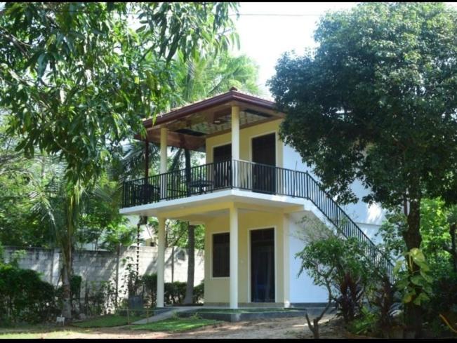 Blue Point Rest Hotel Тангале Екстериор снимка