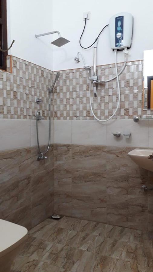 Blue Point Rest Hotel Тангале Екстериор снимка