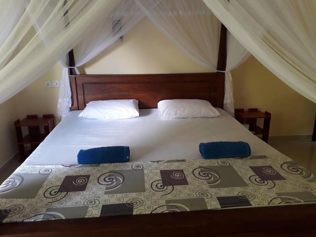 Blue Point Rest Hotel Тангале Екстериор снимка