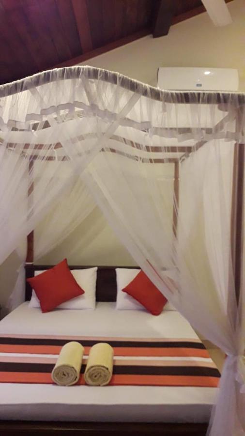 Blue Point Rest Hotel Тангале Екстериор снимка