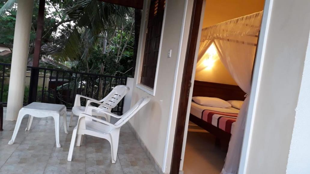 Blue Point Rest Hotel Тангале Екстериор снимка