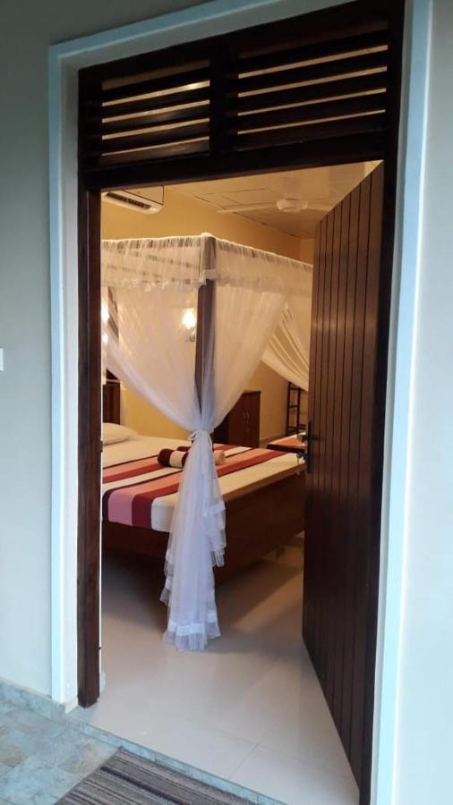 Blue Point Rest Hotel Тангале Екстериор снимка