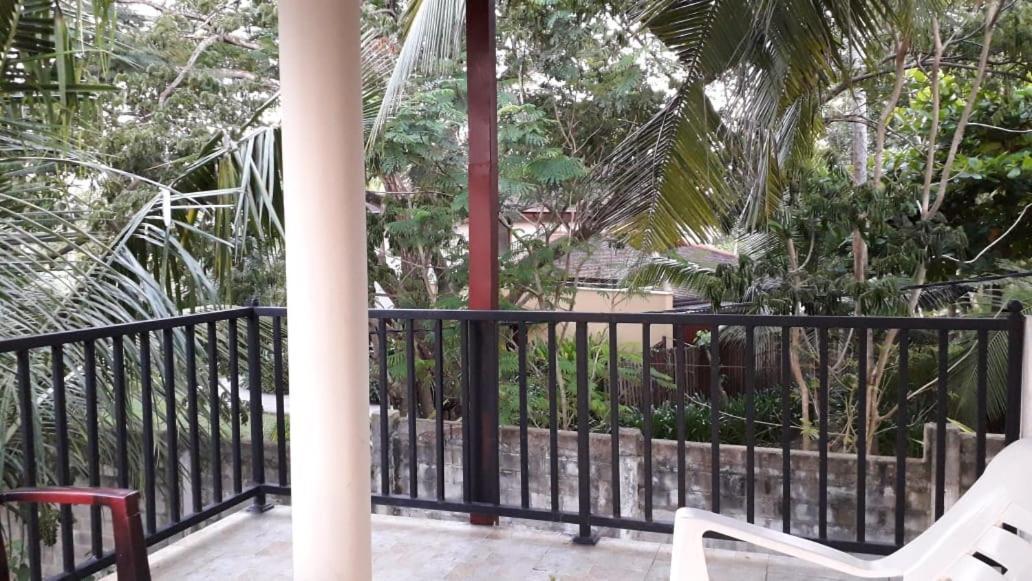Blue Point Rest Hotel Тангале Екстериор снимка